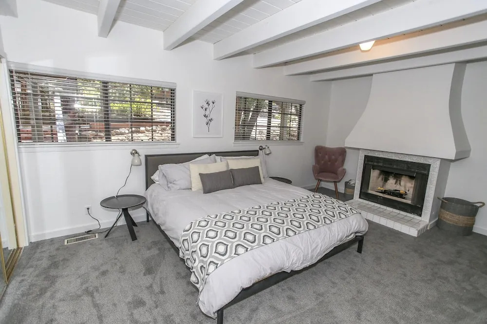Scandinavian Dream Chalet - 3 Br home by RedAwning