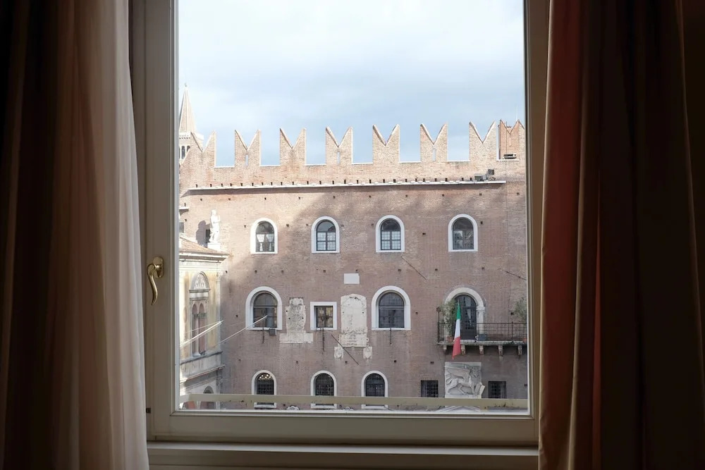 in Verona With 3 Bedrooms and 3 Bathrooms