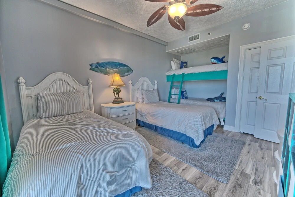 Spacious Tropical Condominium at 17th Floor with Beach and Pool Access - Unit 1707 by RedAwning