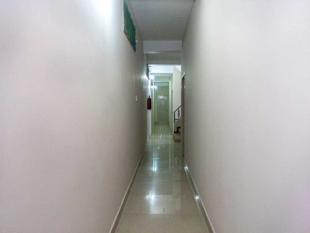 OYO 15477 New Royal Inn