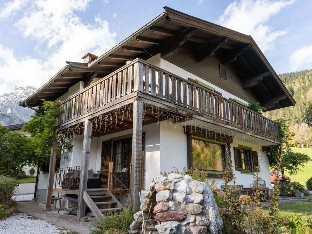 Leogang Chalet Near Ski Lift & Bikepark