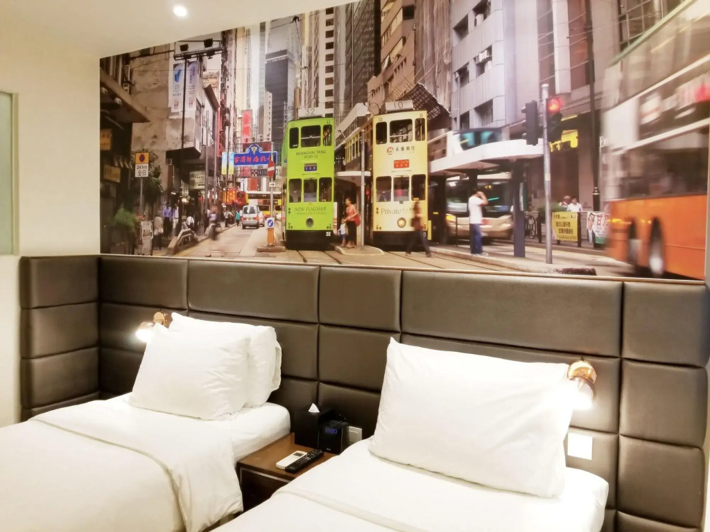 Dash Living on Hollywood