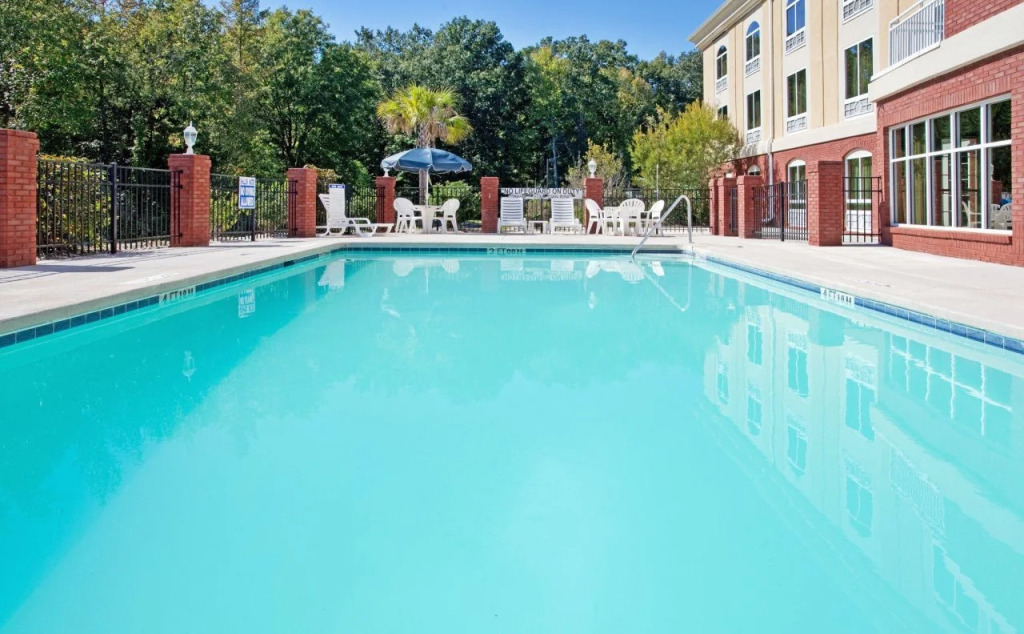 Holiday Inn Express Hotel & Suites Camden-I20 (Hwy 521) by IHG