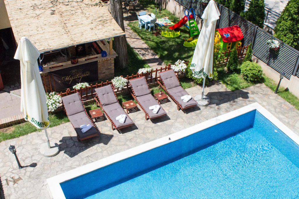 Villa Mystique