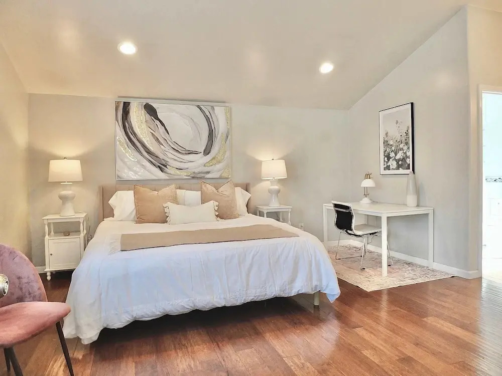 Bellflower Breeze Charming 3 BDR in Long Beach!