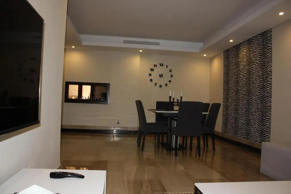 100 - Beach apartment with Private Pool