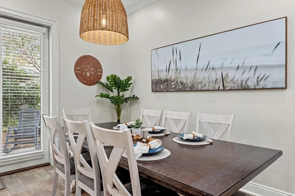 Escape to Sand Dollar Holler: Coastal Retreat, 3 Beds, 2.5 Baths, Sleeps 10!