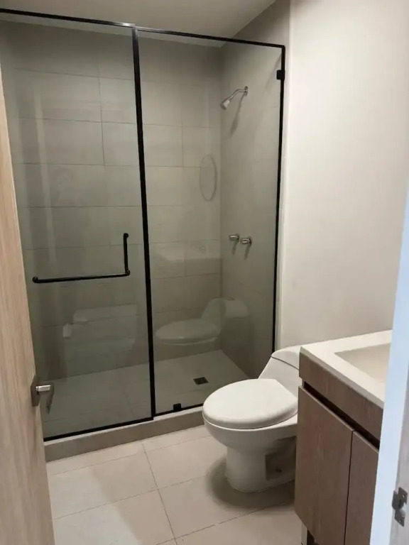 Stylish Private Room City Views & Prime Location