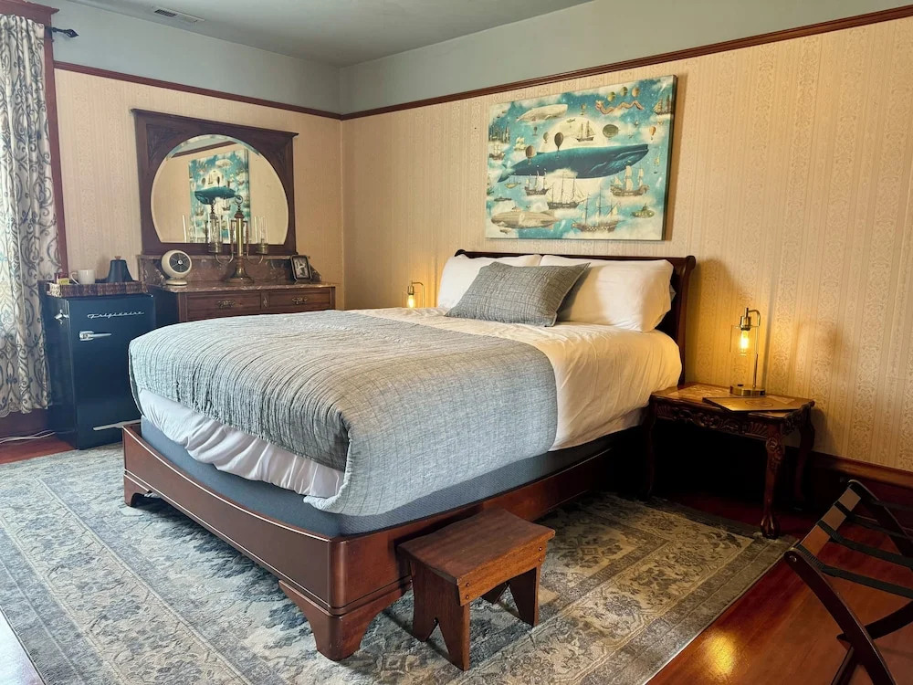 Hubble House Inn