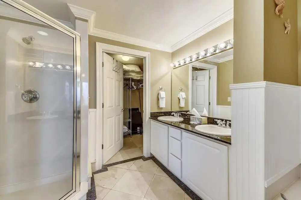 Calypso 1205 - Amazing Condo! Free Fun! Sleeps 4. Free Beach Chairs 1 Bedroom Condo by RedAwning