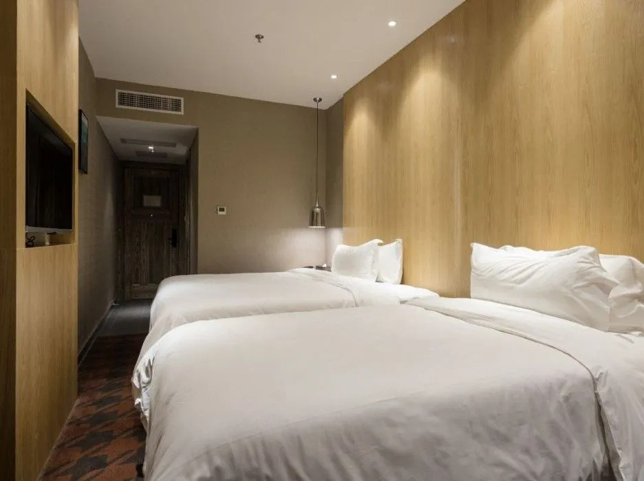 Pengxi Hotel (Shenzhen Pingshan High-Speed Railway Station Jinlong Subway Station)