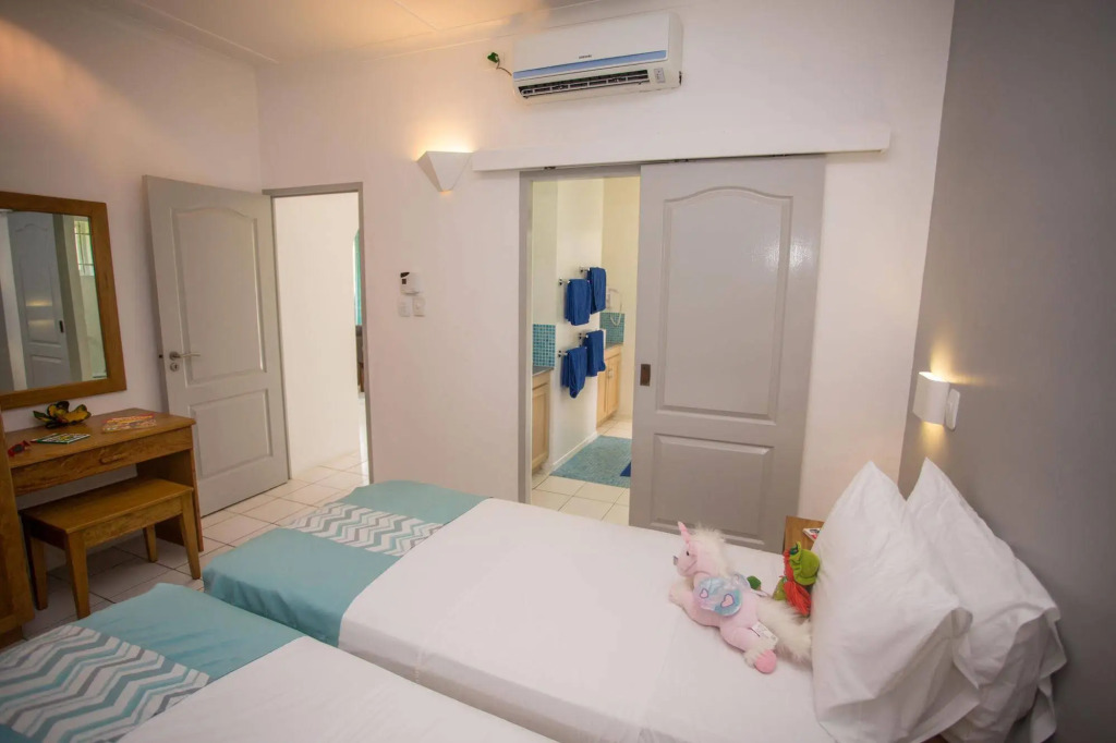 Chalets dAnse Forbans SelfCatering