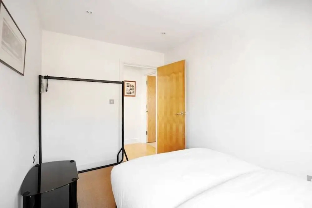 Modern 2bed 2bath Near the Oval