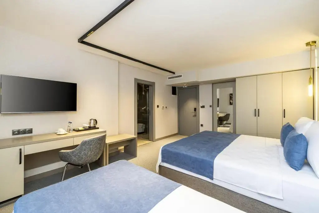 Rossi Luxury Hotel