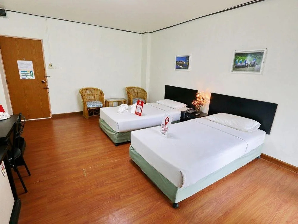 M.R Palace Hotel