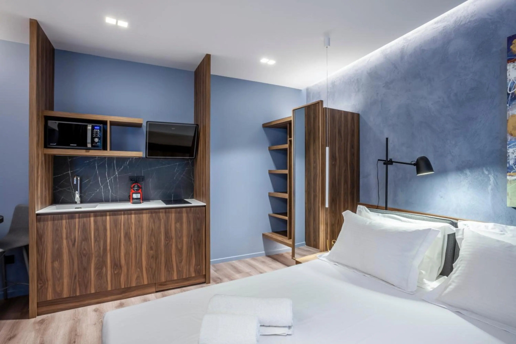 Violin Glam Apartments by BiNoBi