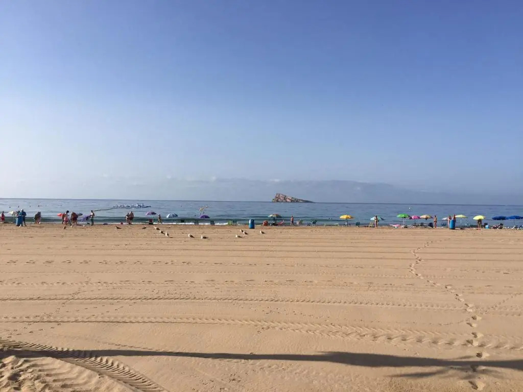 Junto Playa Levante con terraza Chill-Out-2 WCs-A ESTRENAR Gemelos 23