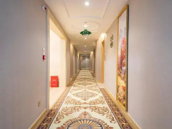 Vienna Hotel (Sanjiang Bell Tower Bird's Nest Distribution Center)