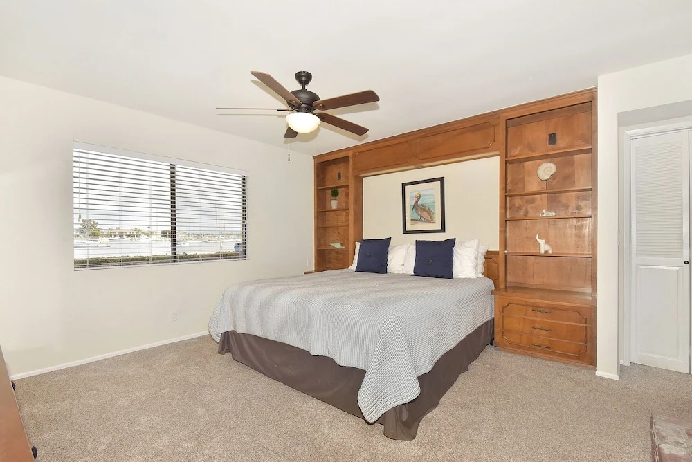 925 W Bay Ave 4 Bedroom Home