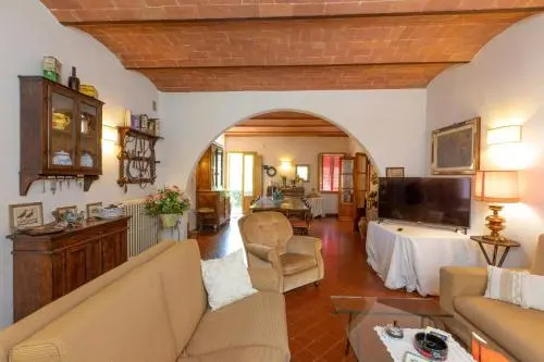 Ginestraio in Santalbino by VacaVilla