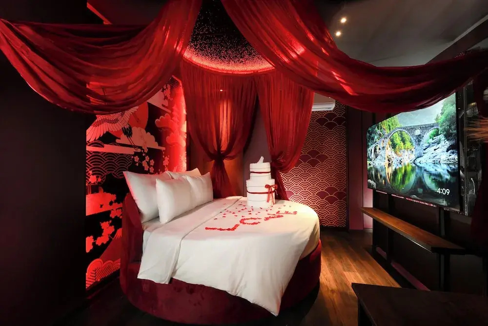 Lamour Hotel