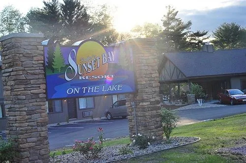 Sunset Bay Resort & Suites