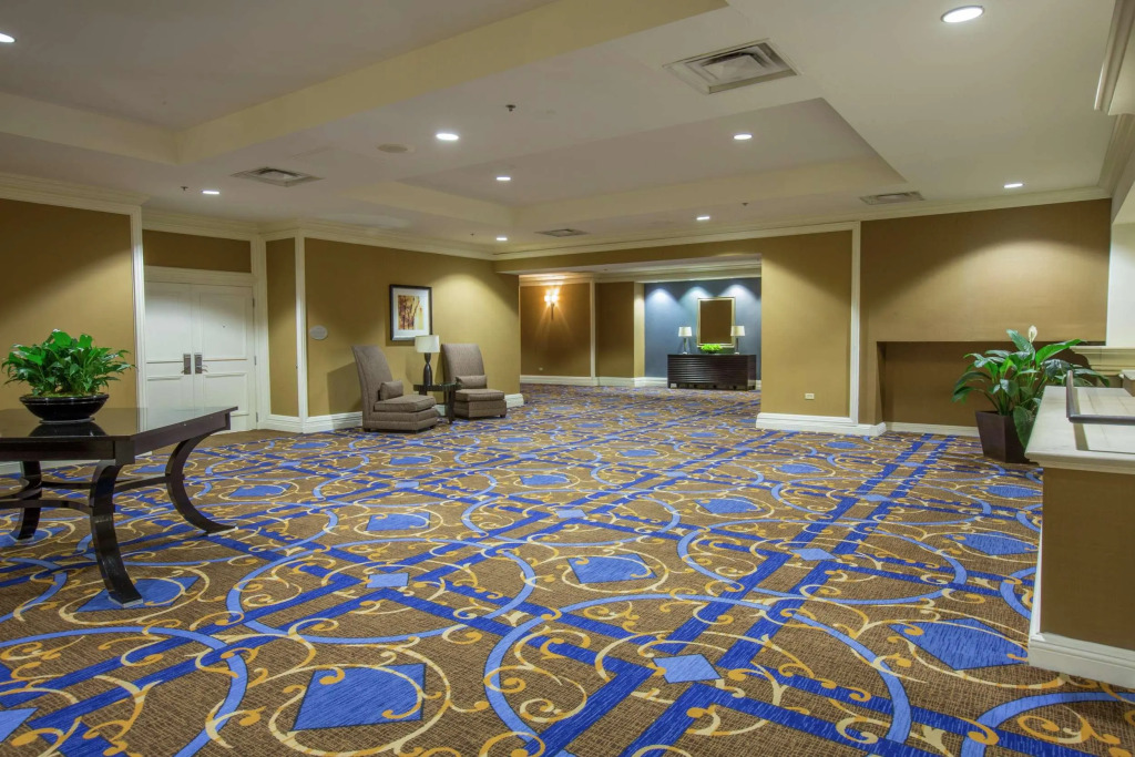 DoubleTree by Hilton Chicago OHare Airport-Rosemont