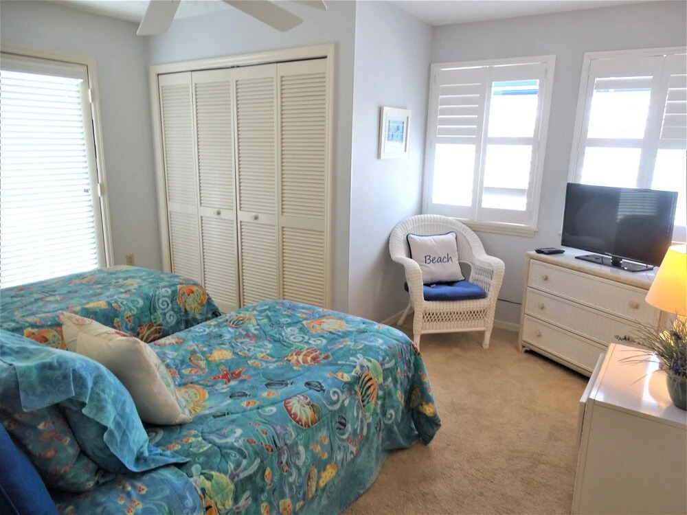 1225 Gulf and Bay Bayside 3 Bedrooms 2 Bathrooms Condo