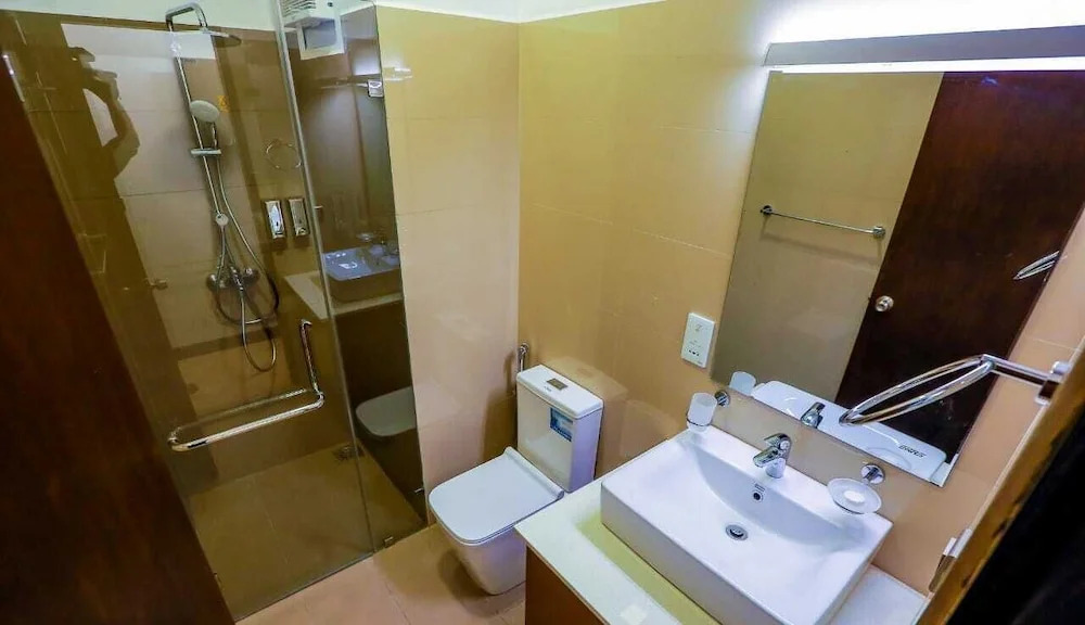 Ocean Breeze Studio Apartment Negombo