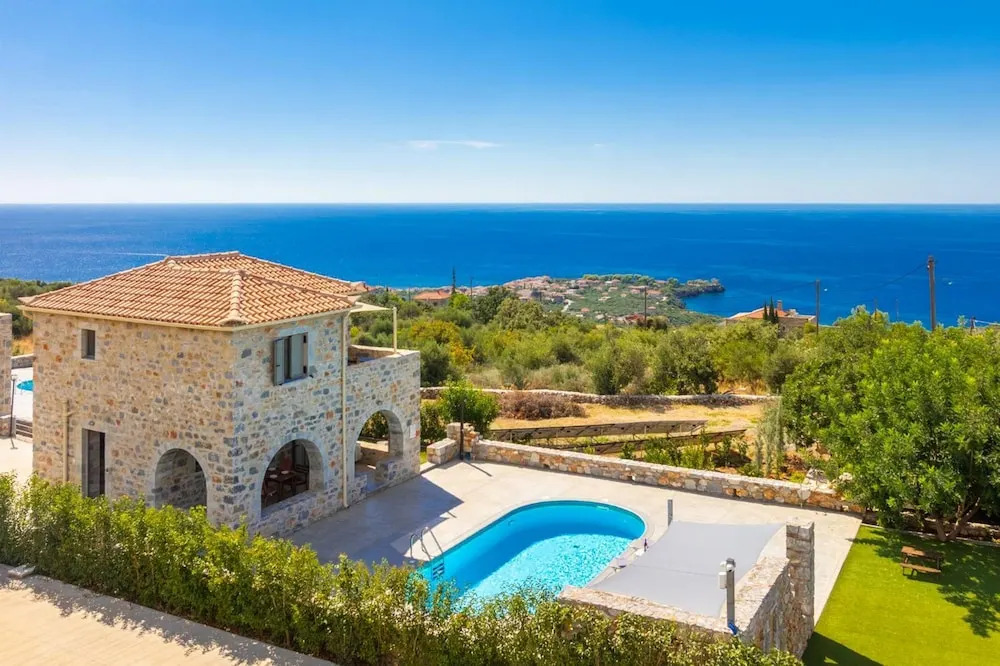 Villa Dioni Tria