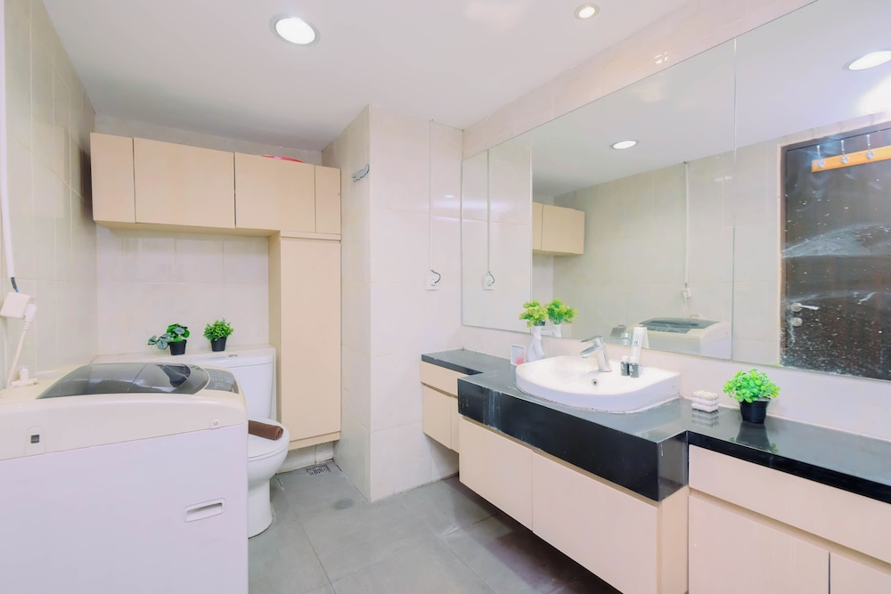 Wood Accents 2Br At Tamansari The Hive Apartment