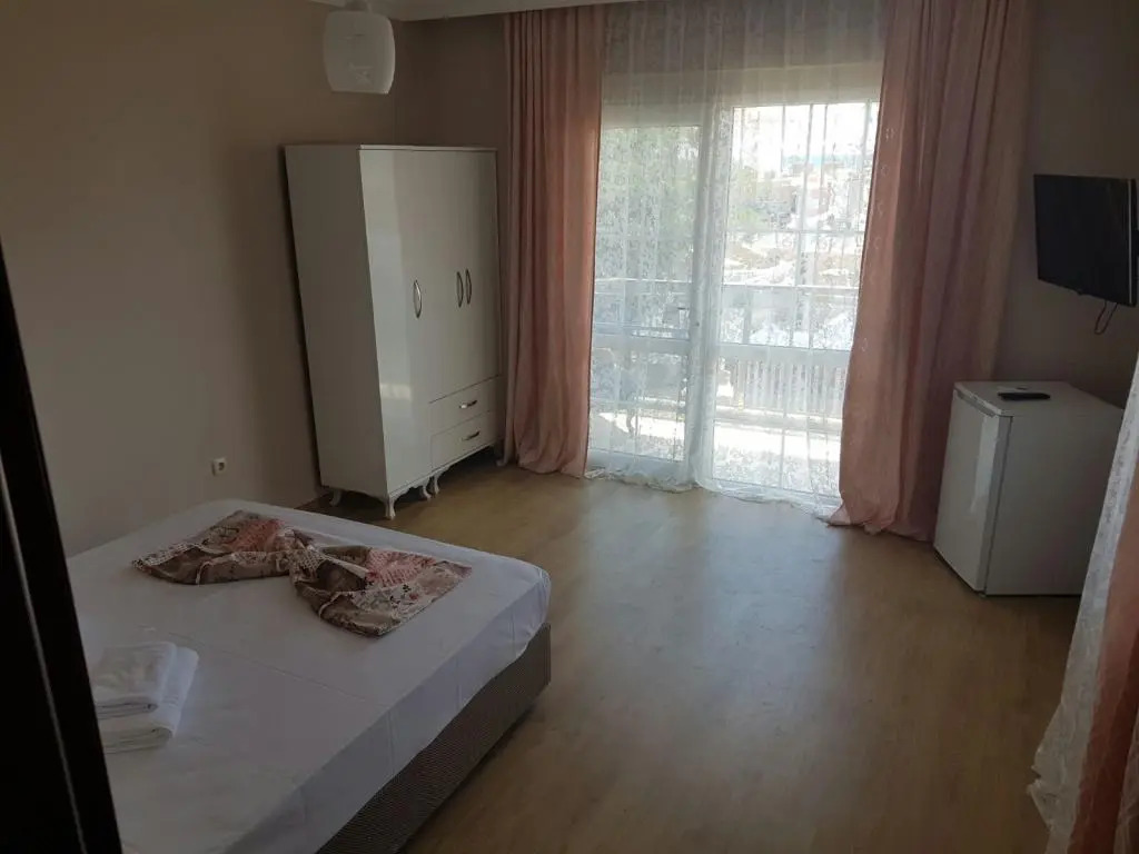 Midilli Otel Sarimsakli