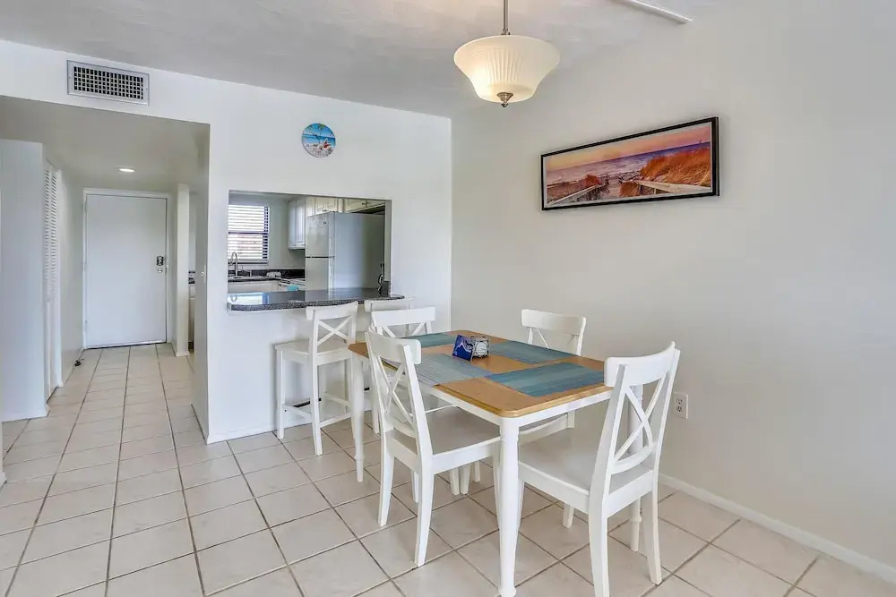 Bayshore Yacht & Tennis 314