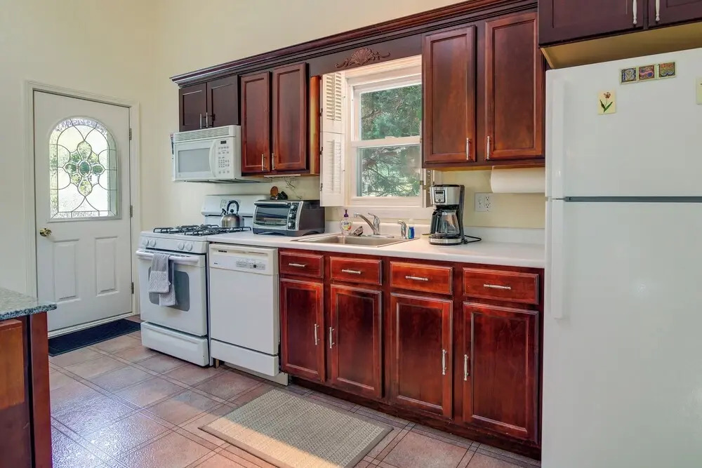 Bayfront Plymouth Gem w/ Sunroom, Steps to Shore!