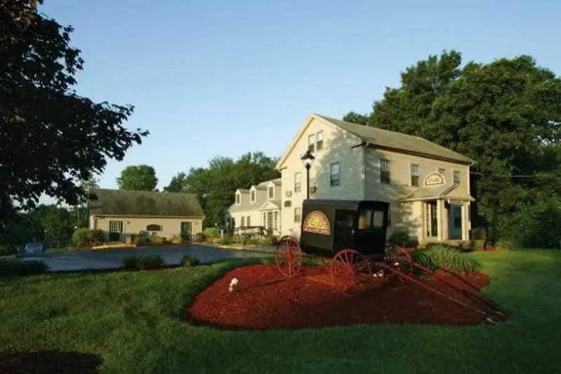 Centennial Inn Hotel & Apartments