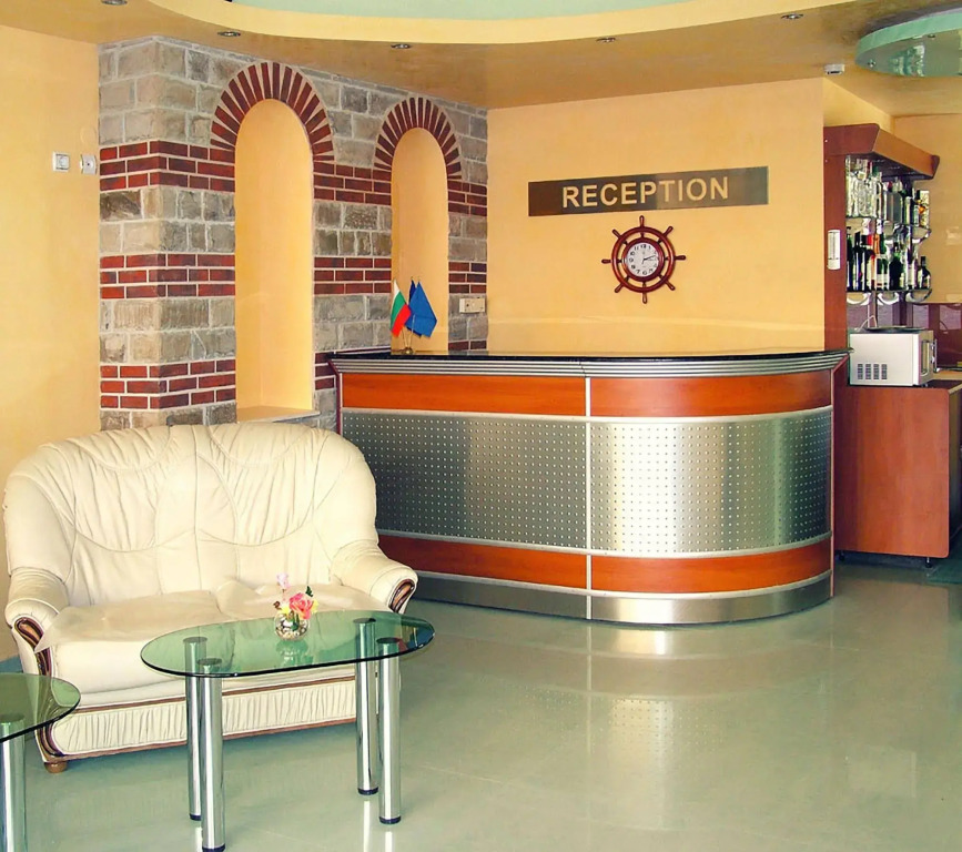 Dionis Hotel
