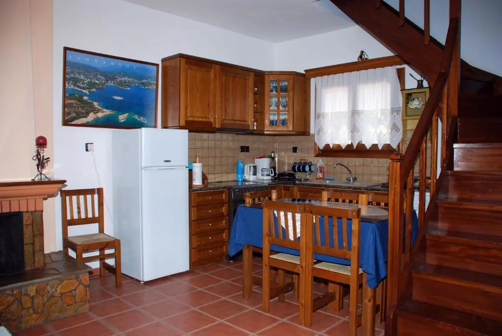 Vila Elena 1astoning view
