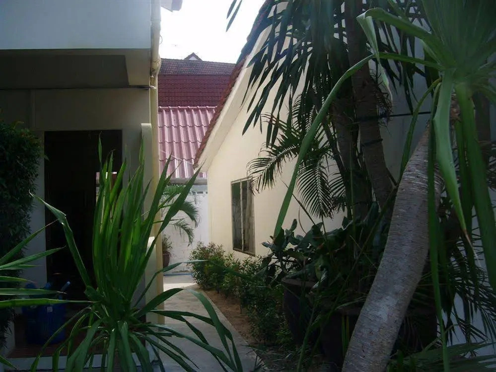 Patong Peace Hostel