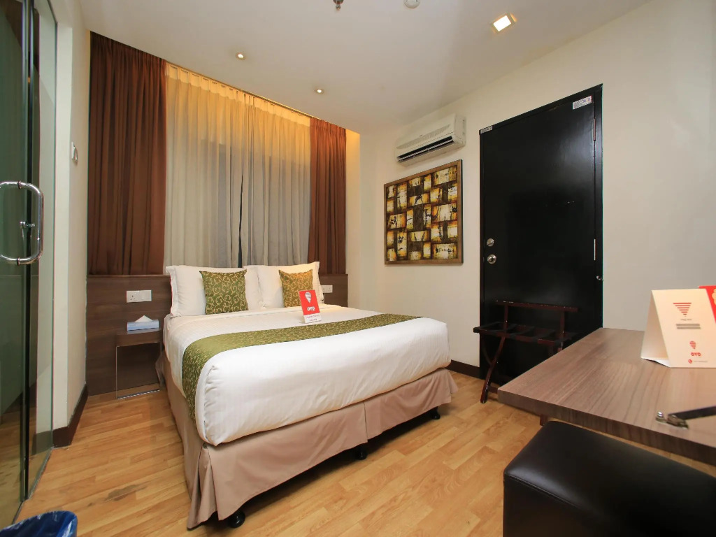OYO 121 Frenz Hotel
