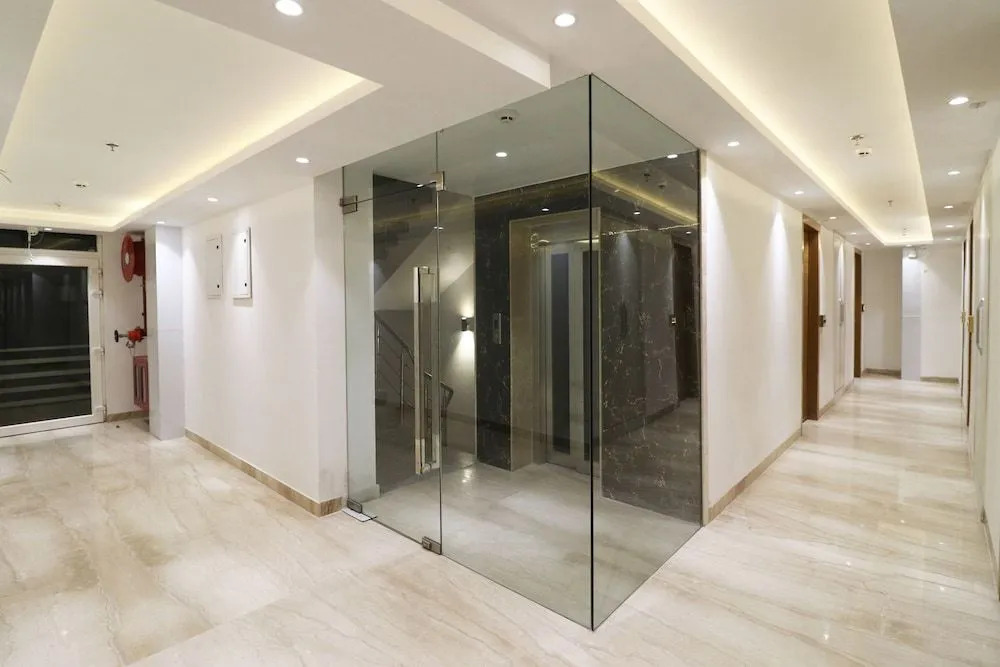 Oyo 10824 Hotel Star Suites