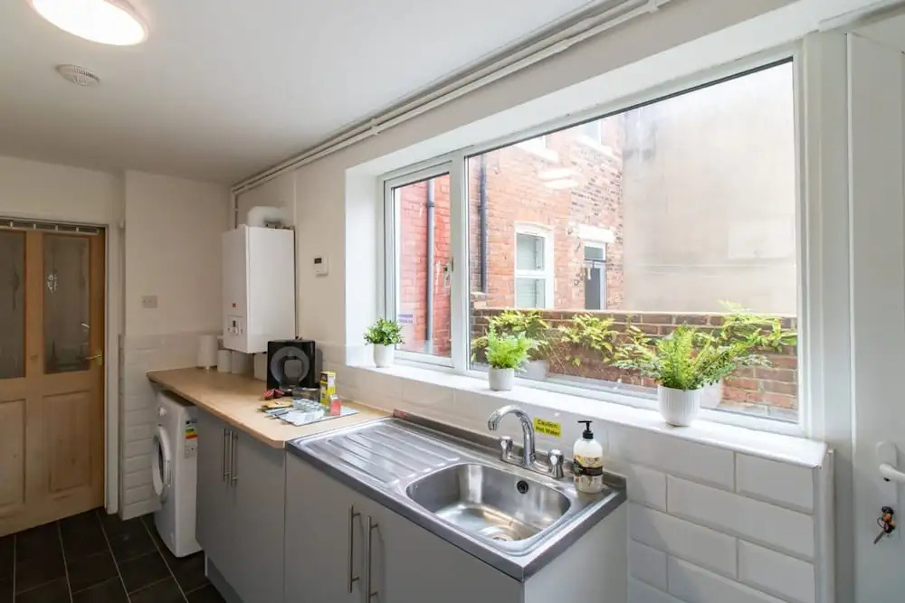 Alice Street Retreat - 1BR Sleeps 4 Street Parking