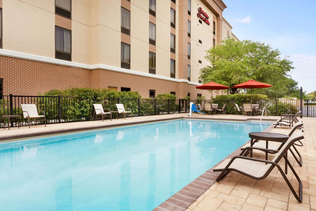 Hampton Inn & Suites Largo