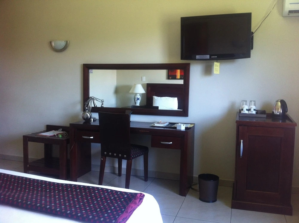 Desert Sands Hotel