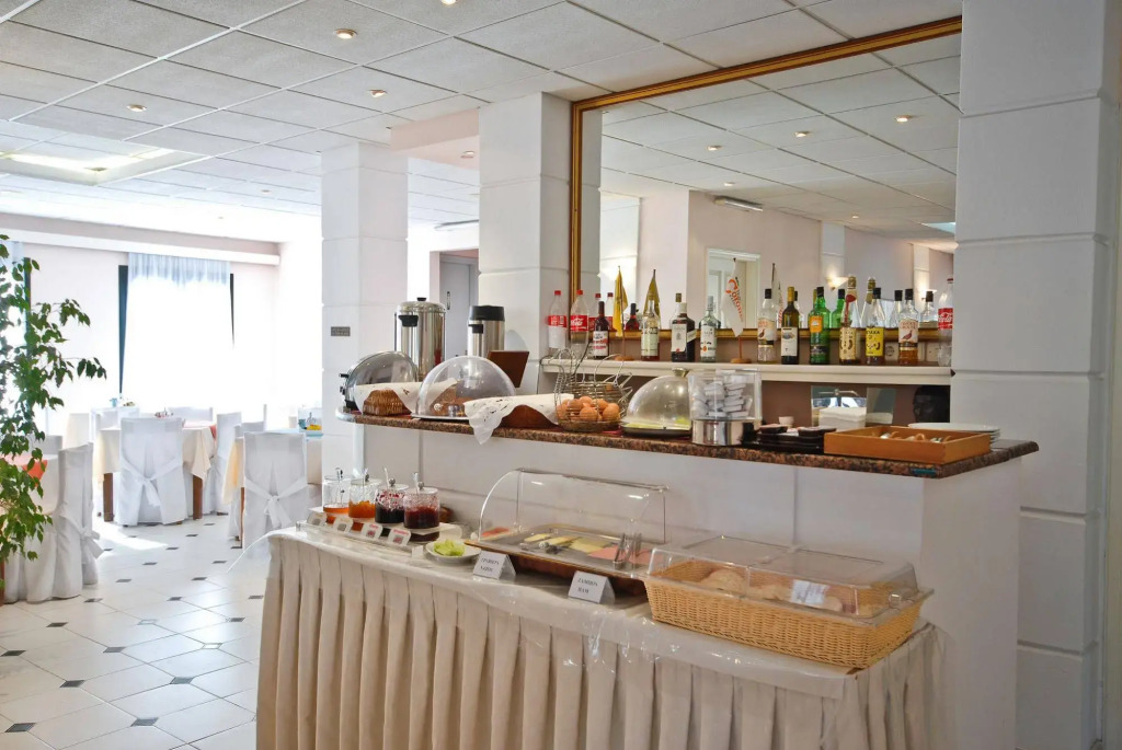 Hotel Coronis
