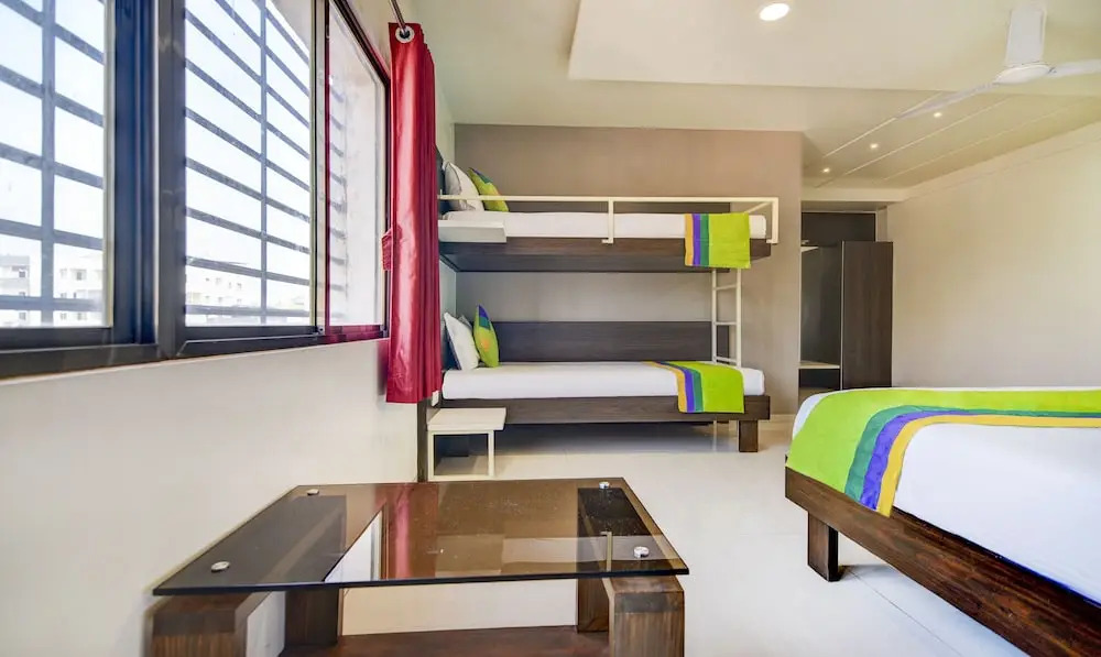 Hotel Sri Sai Suites