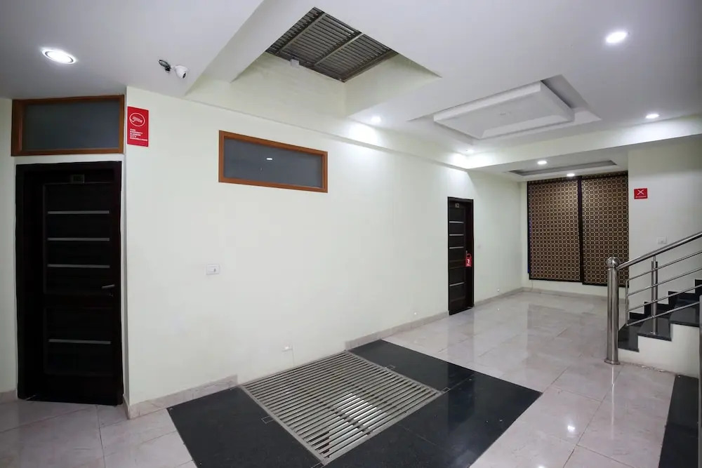 OYO 9956 Hotel Venus
