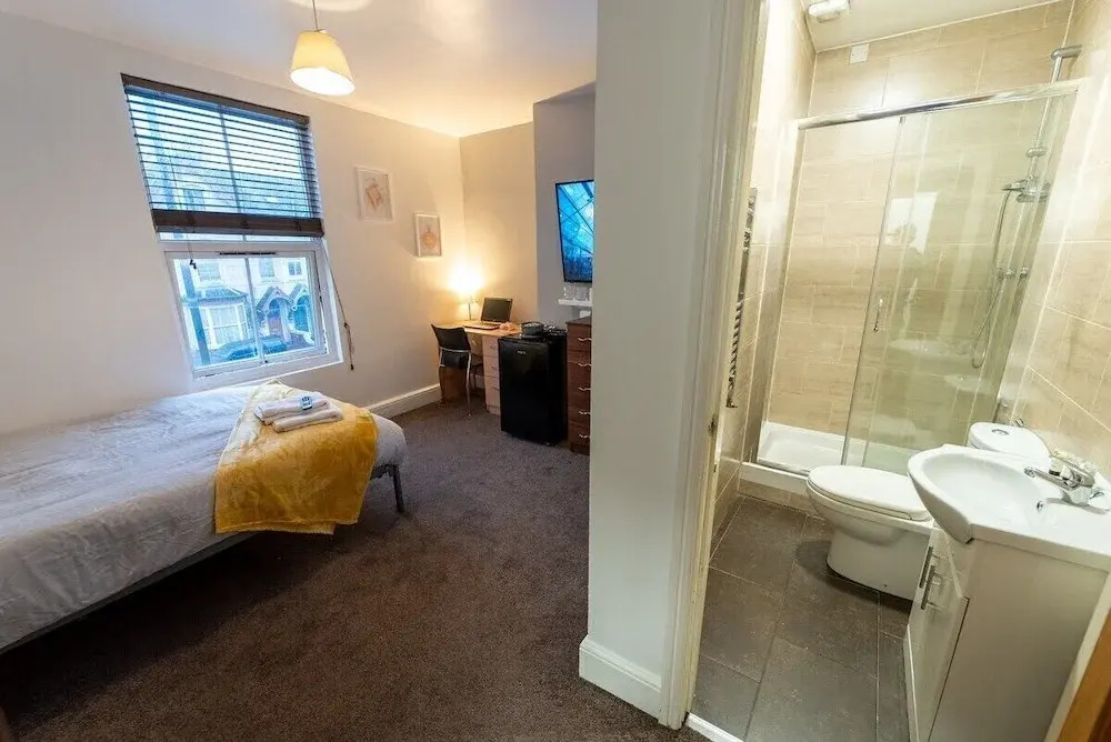 121 Pershore road B5 Private rooms in large guest house