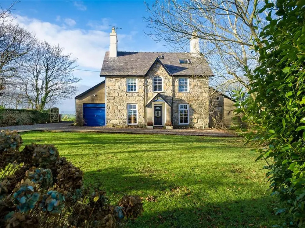 Beautiful Mansion in Botwnnog With a Private Garden