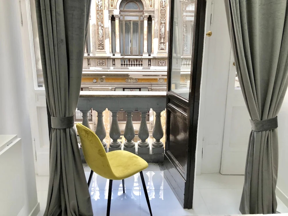 Lav Apartments