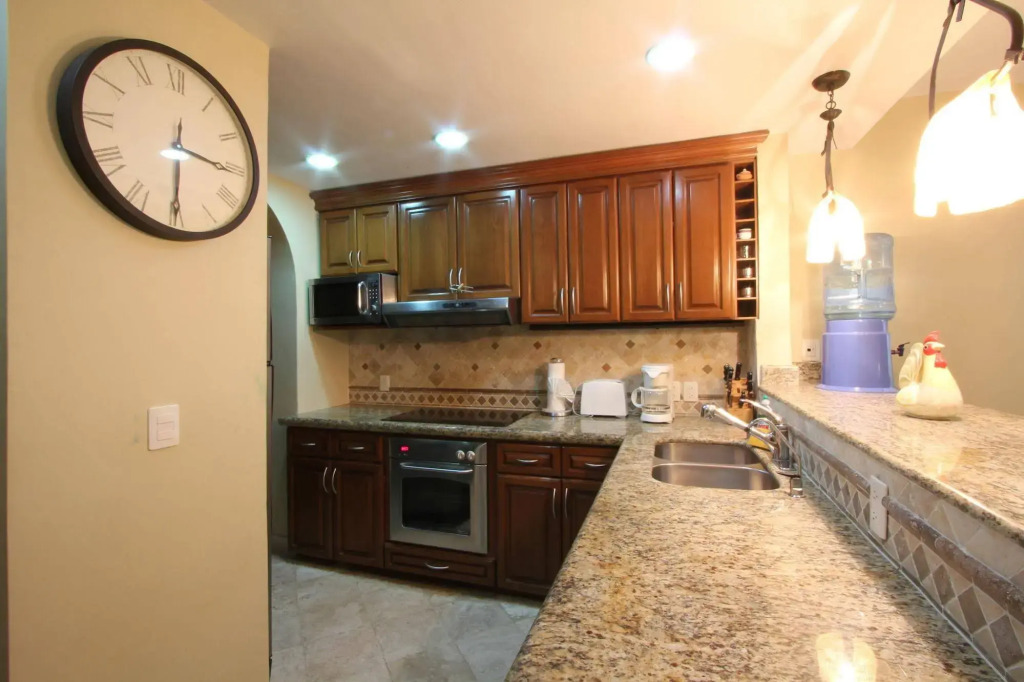 Plaza Marina Condos by Rentals Your Way